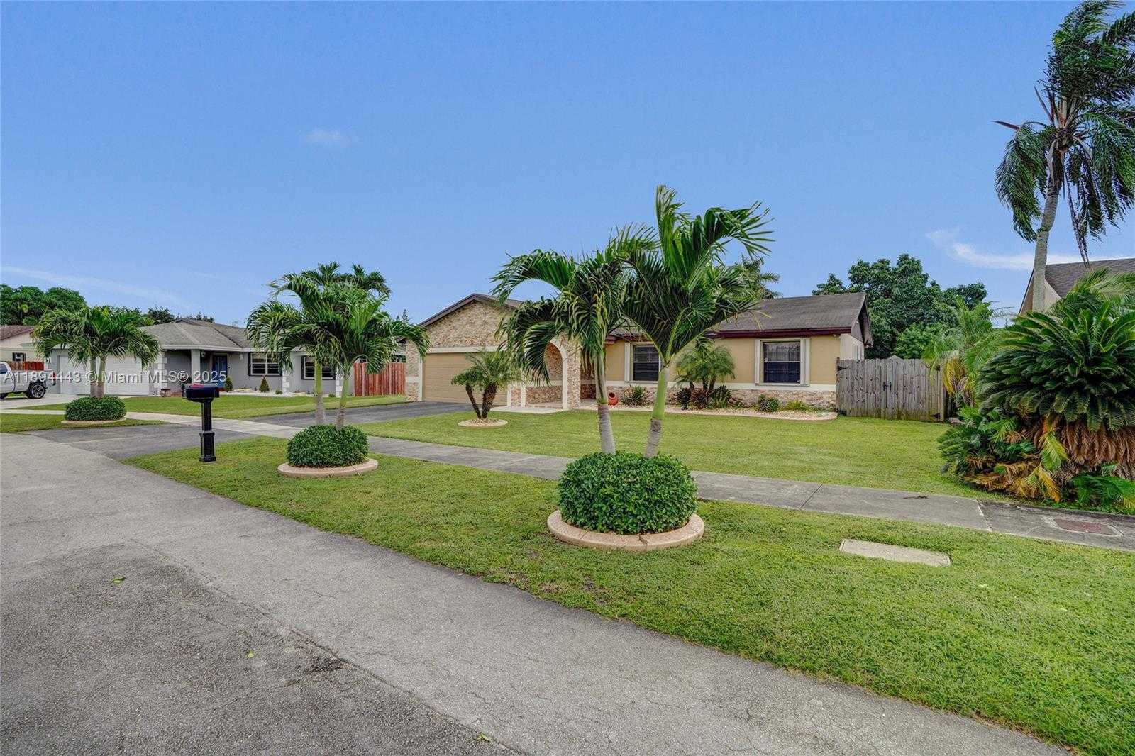 Small Image of 29861 SOUTH WEST 165TH AVE, Homestead Number 3