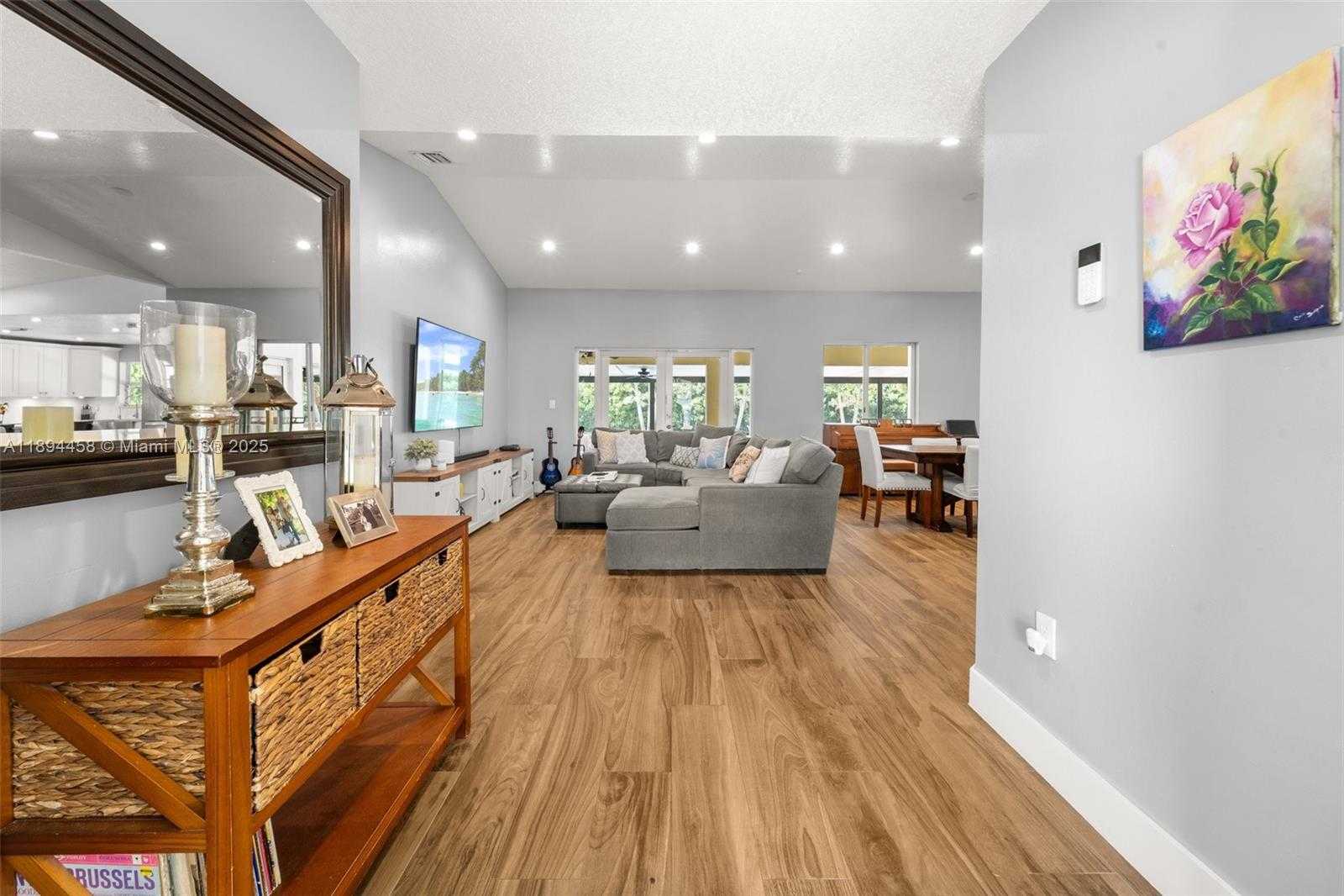 Small Image of 20438 SOUTH WEST 327 STREET, Homestead Number 13