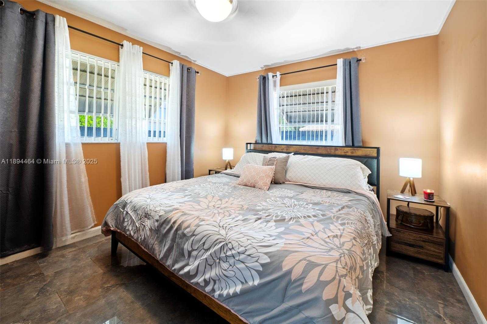Small Image of 5614 HOPE ST, Hollywood Number 14