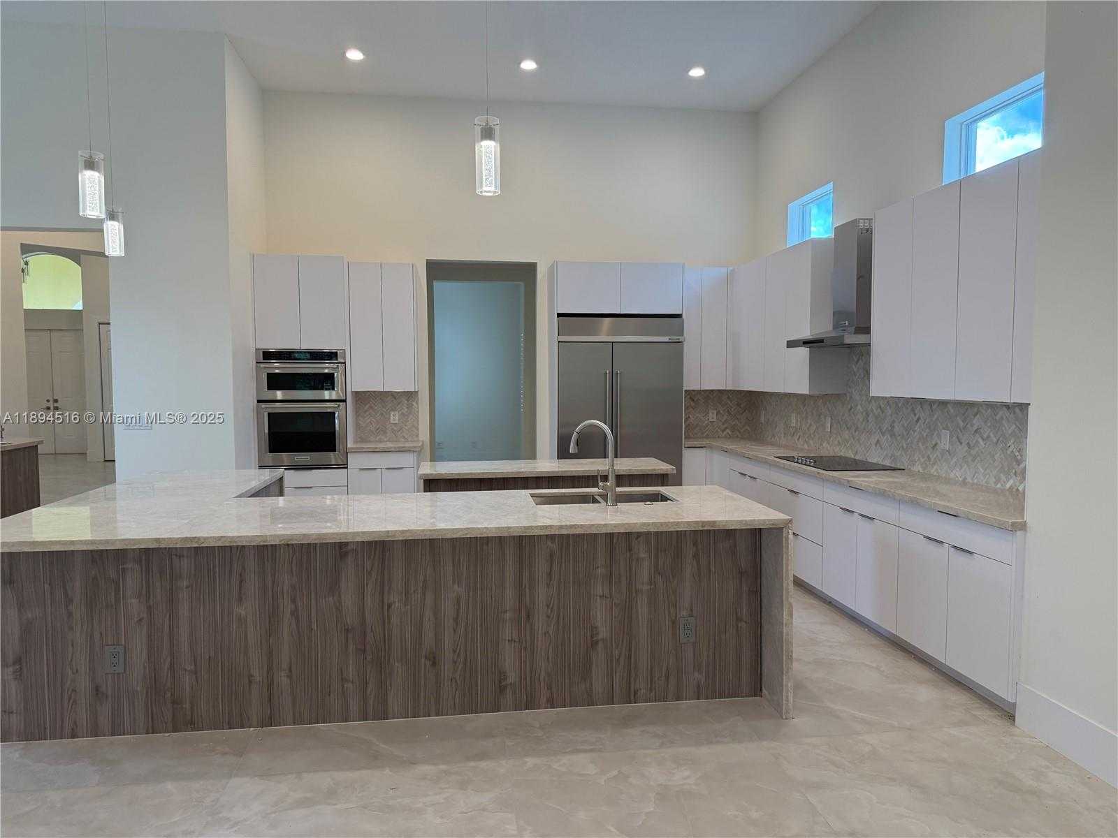 Small Image of 2273 PHOENIX AVE, Davie Number 4