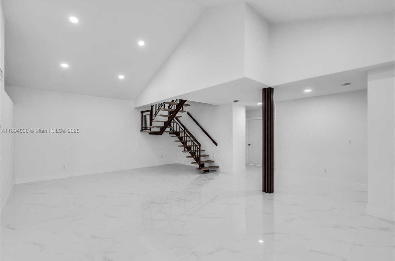 Small Image of 14820 NORTH WEST 87TH CT, Miami Lakes Number 16