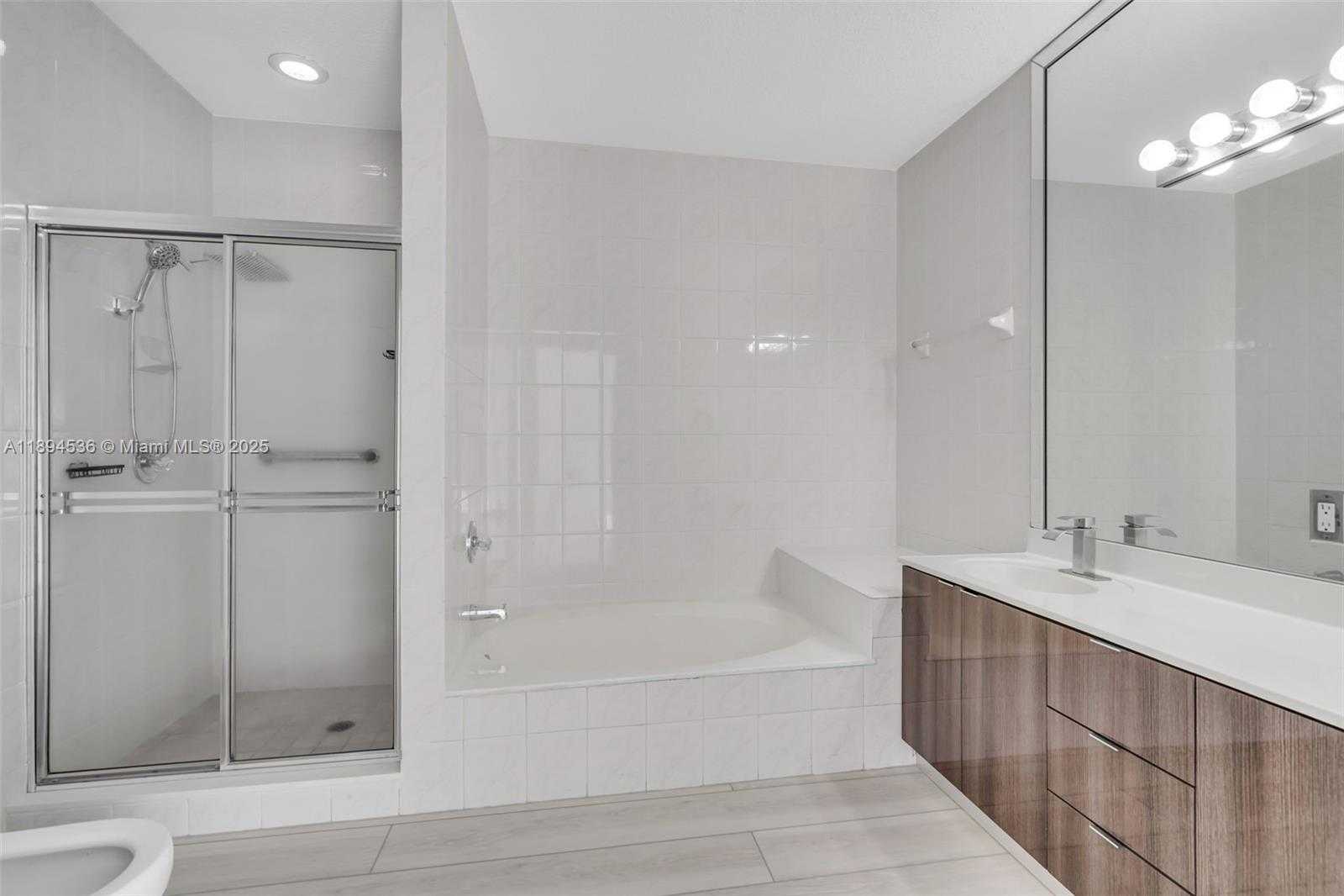 Small Image of 14820 NORTH WEST 87TH CT, Miami Lakes Number 39