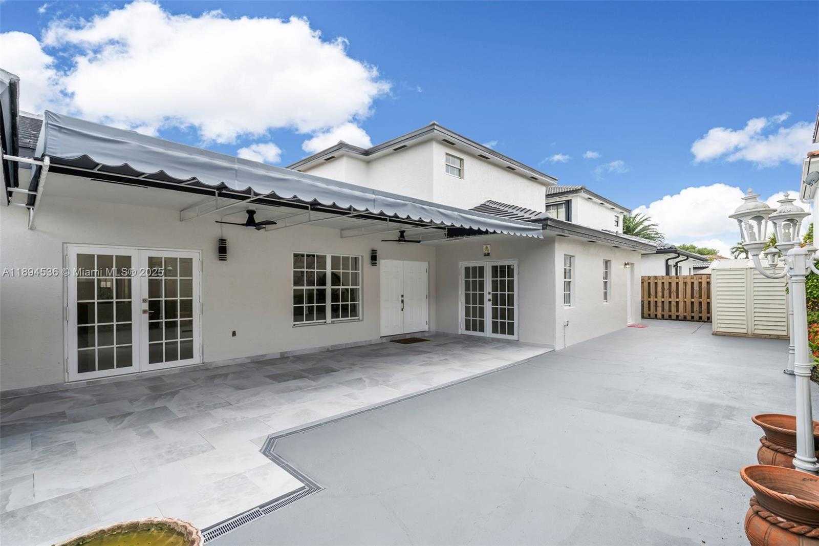 Small Image of 14820 NORTH WEST 87TH CT, Miami Lakes Number 8