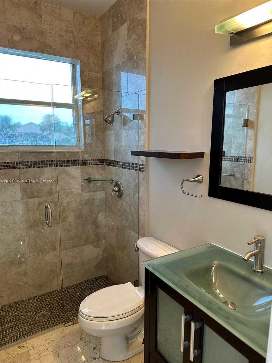 Small Image of 18580 SOUTH WEST 44TH ST, Miramar Number 19