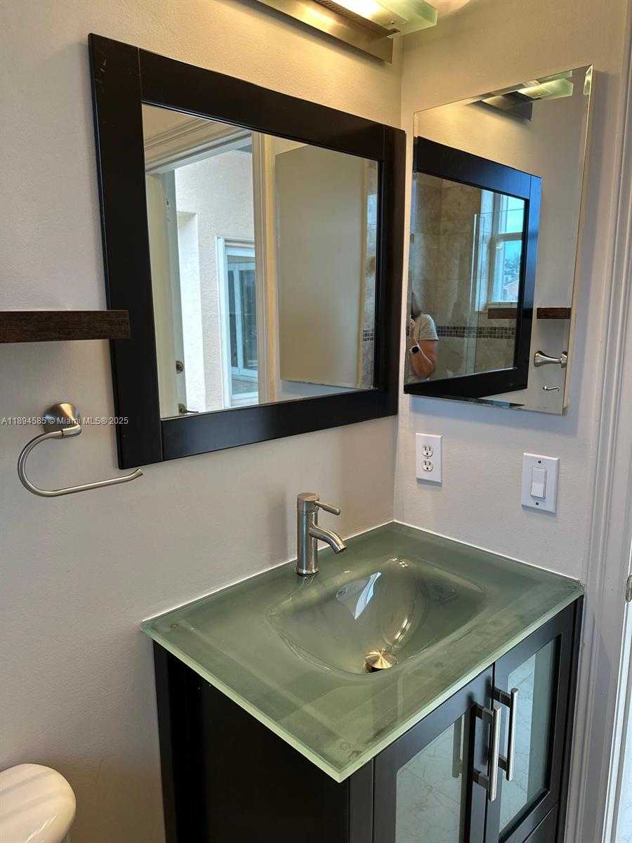 Small Image of 18580 SOUTH WEST 44TH ST, Miramar Number 21
