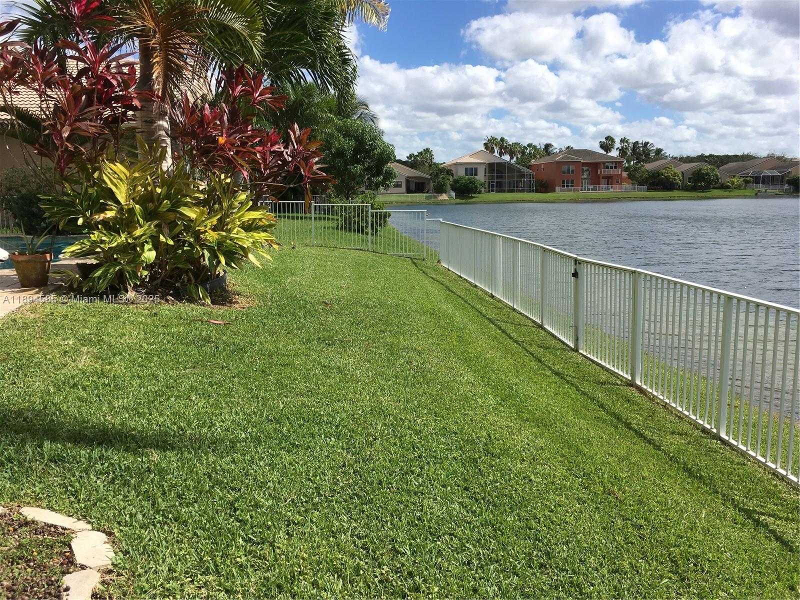 Small Image of 18580 SOUTH WEST 44TH ST, Miramar Number 34
