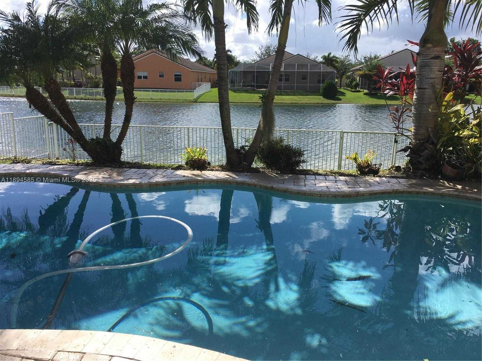 Small Image of 18580 SOUTH WEST 44TH ST, Miramar Number 35