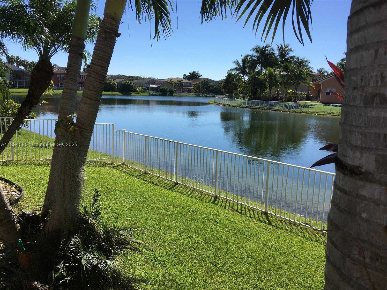 Small Image of 18580 SOUTH WEST 44TH ST, Miramar Number 36