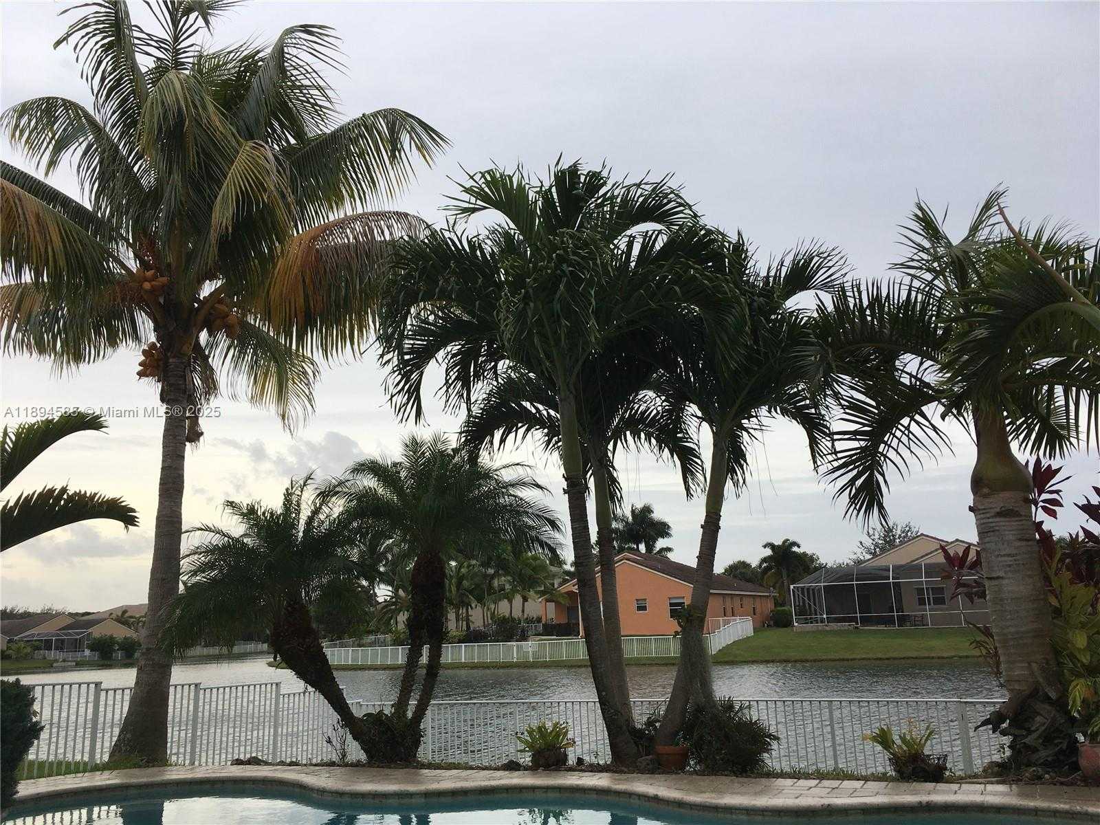 Small Image of 18580 SOUTH WEST 44TH ST, Miramar Number 37