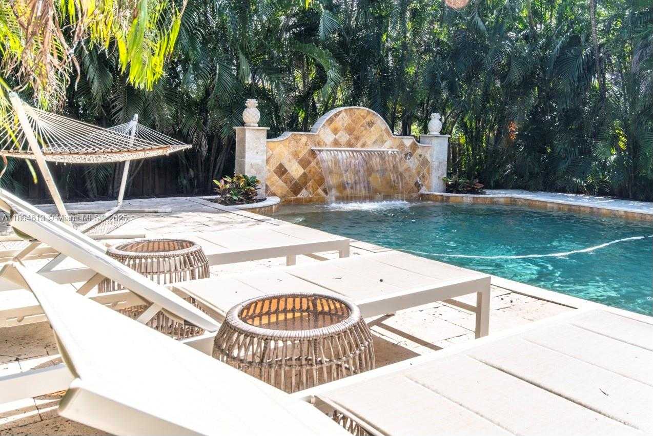 Imagen de Pequeño Objeto