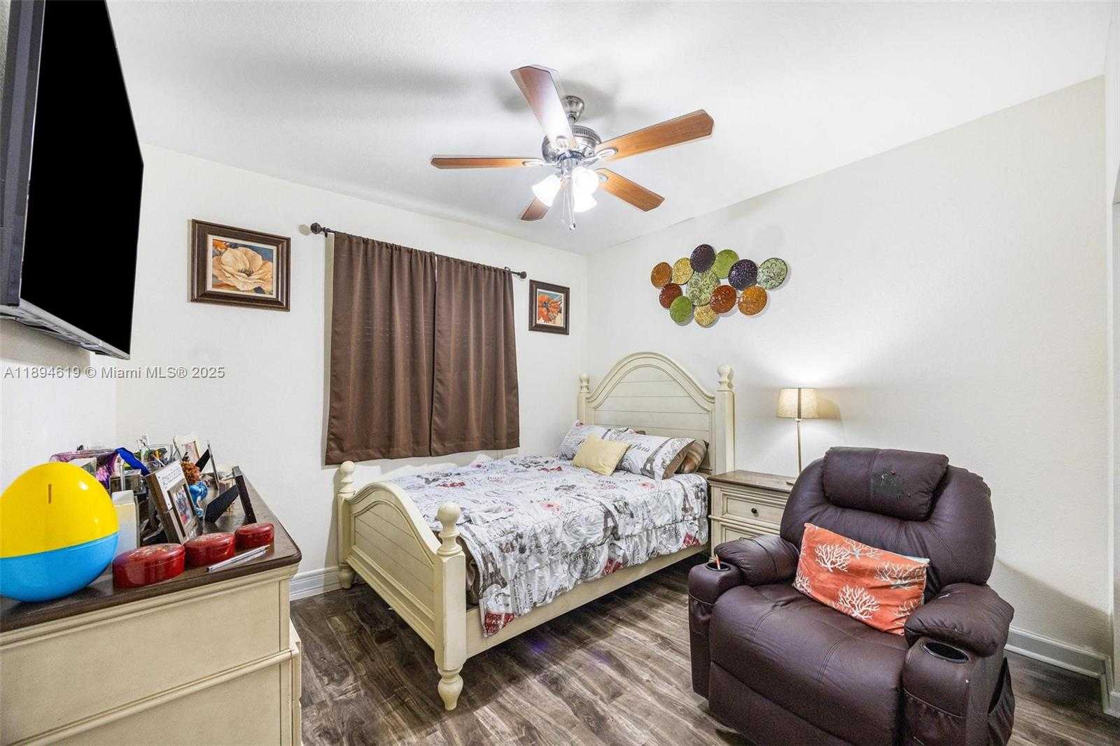 Small Image of 415 SOUTH EAST 34TH TER, Homestead Number 14