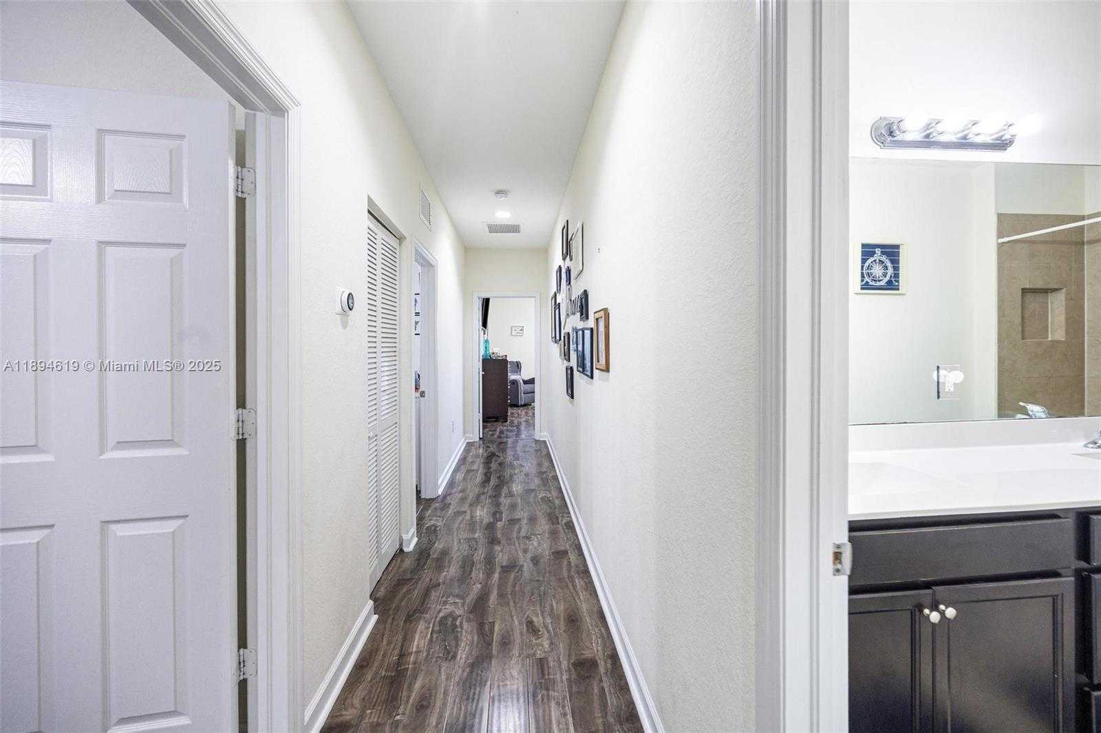 Small Image of 415 SOUTH EAST 34TH TER, Homestead Number 20