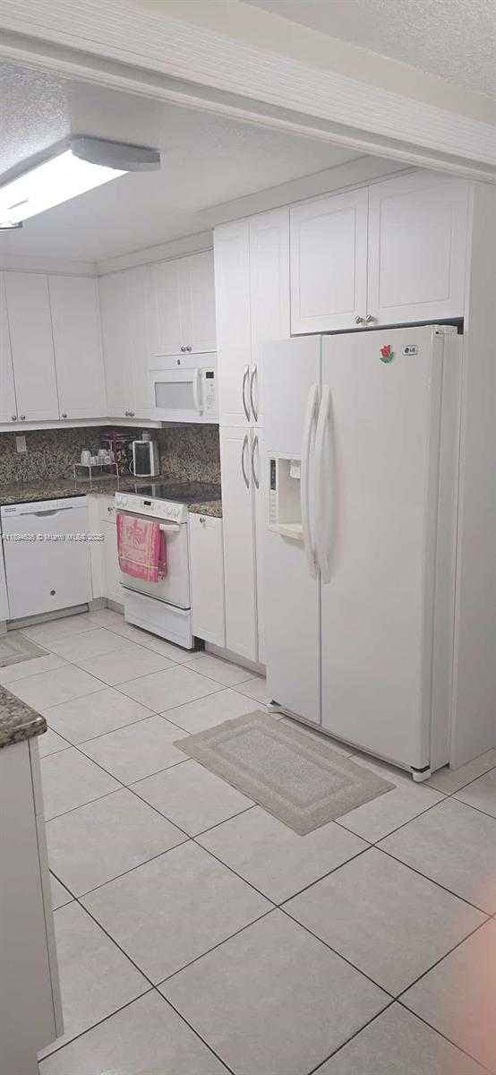 Small Image of 7160 WEST 10TH AVE, Hialeah Number 14