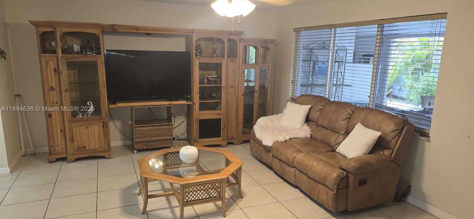 Small Image of 7160 WEST 10TH AVE, Hialeah Number 17