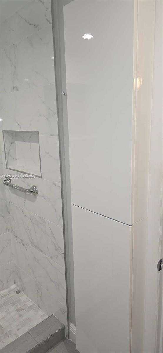 Small Image of 7160 WEST 10TH AVE, Hialeah Number 30