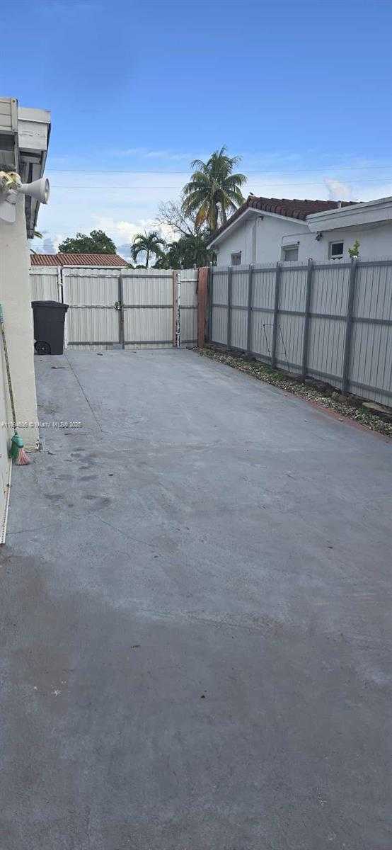 Small Image of 7160 WEST 10TH AVE, Hialeah Number 42