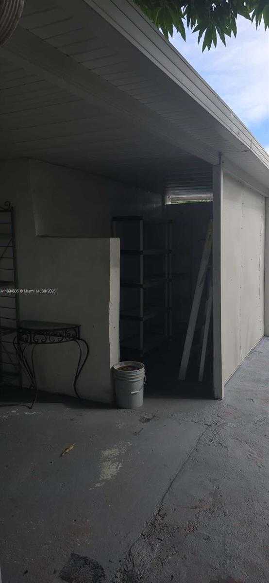 Small Image of 7160 WEST 10TH AVE, Hialeah Number 43