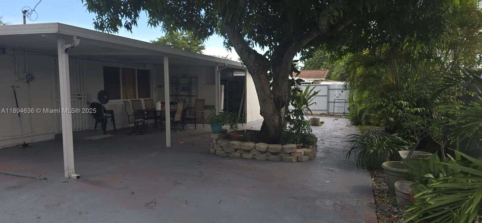 Small Image of 7160 WEST 10TH AVE, Hialeah Number 44