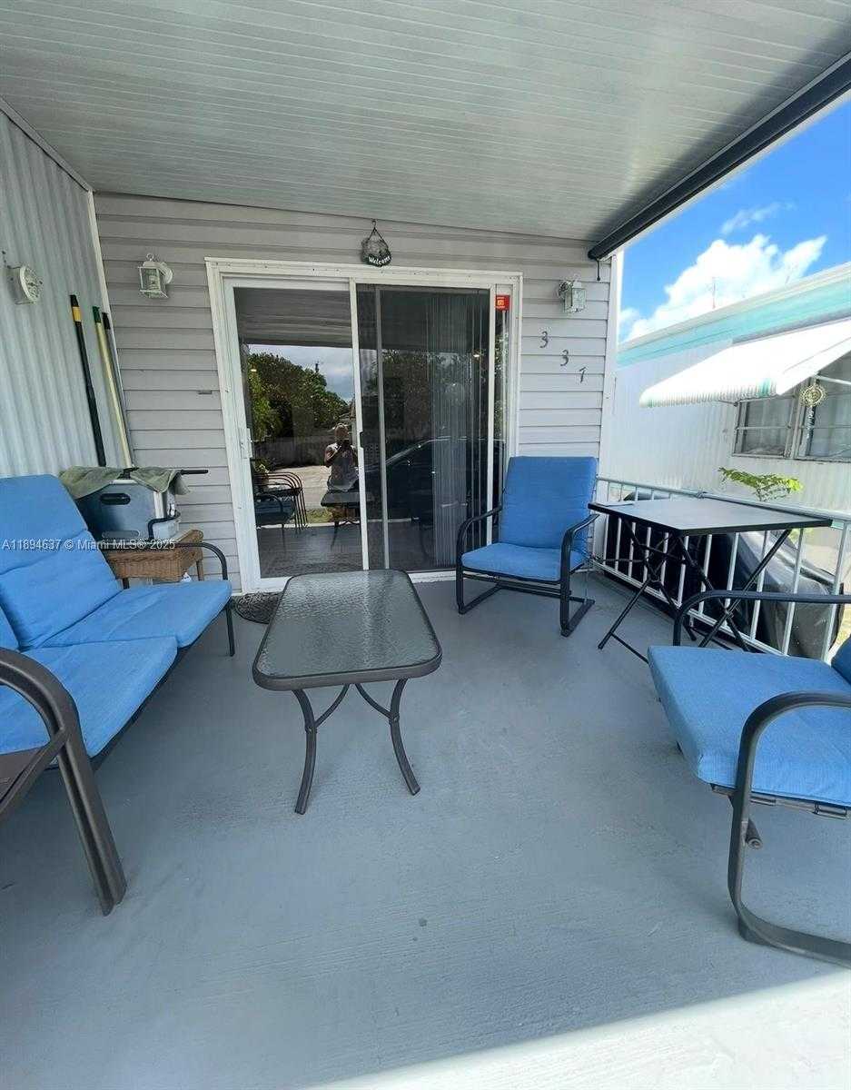 Small Image of 337 CT, Hallandale Beach Number 1