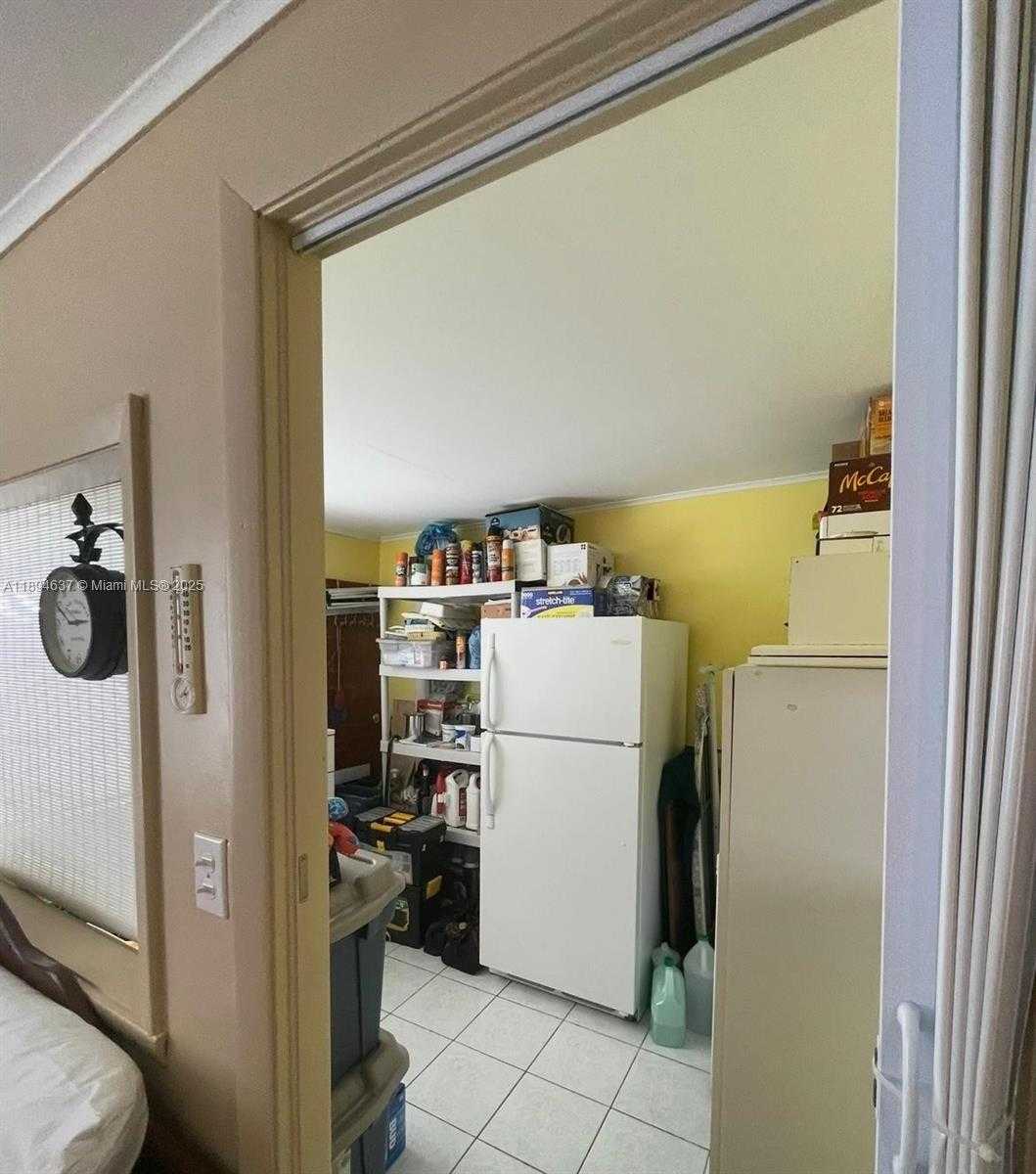 Small Image of 337 CT, Hallandale Beach Number 8