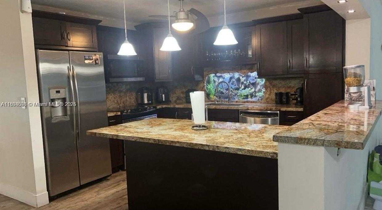 Small Image of 4711 NORTH WEST 178TH TER, Miami Gardens Number 3
