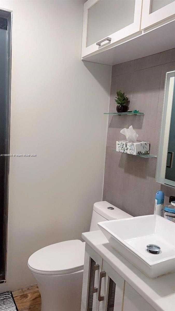 Small Image of 4711 NORTH WEST 178TH TER, Miami Gardens Number 9