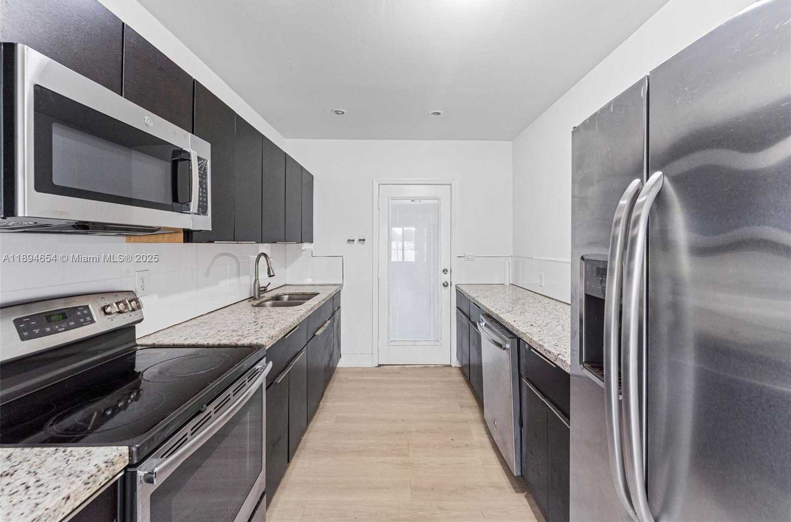 Small Image of 16315 NORTH WEST 24TH AVE, Miami Gardens Number 15