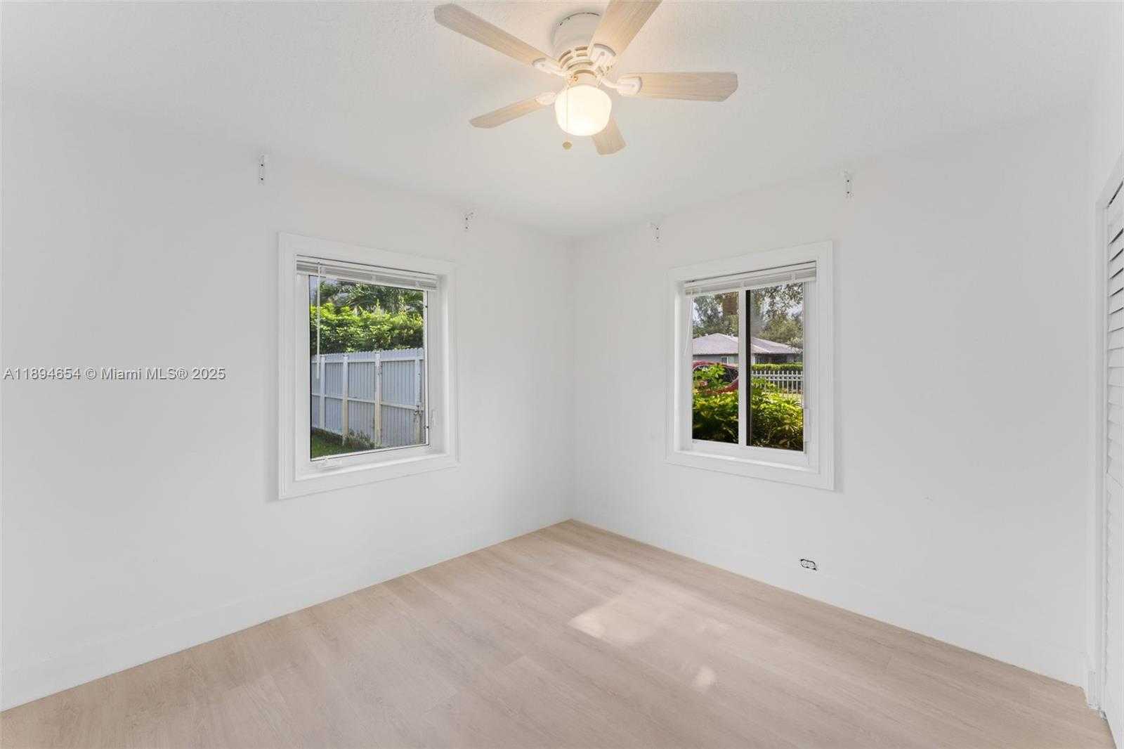 Small Image of 16315 NORTH WEST 24TH AVE, Miami Gardens Number 17