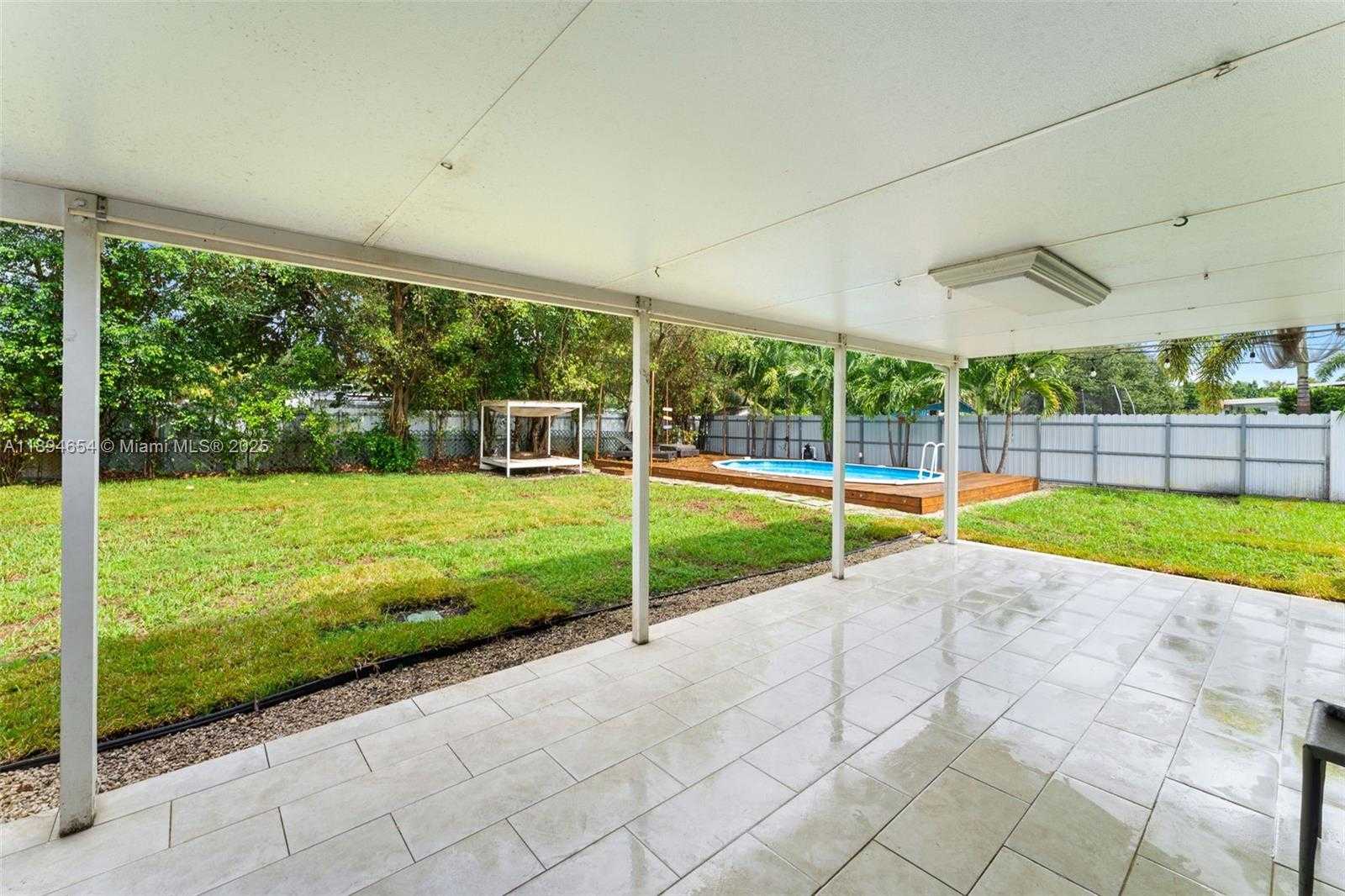 Small Image of 16315 NORTH WEST 24TH AVE, Miami Gardens Number 25