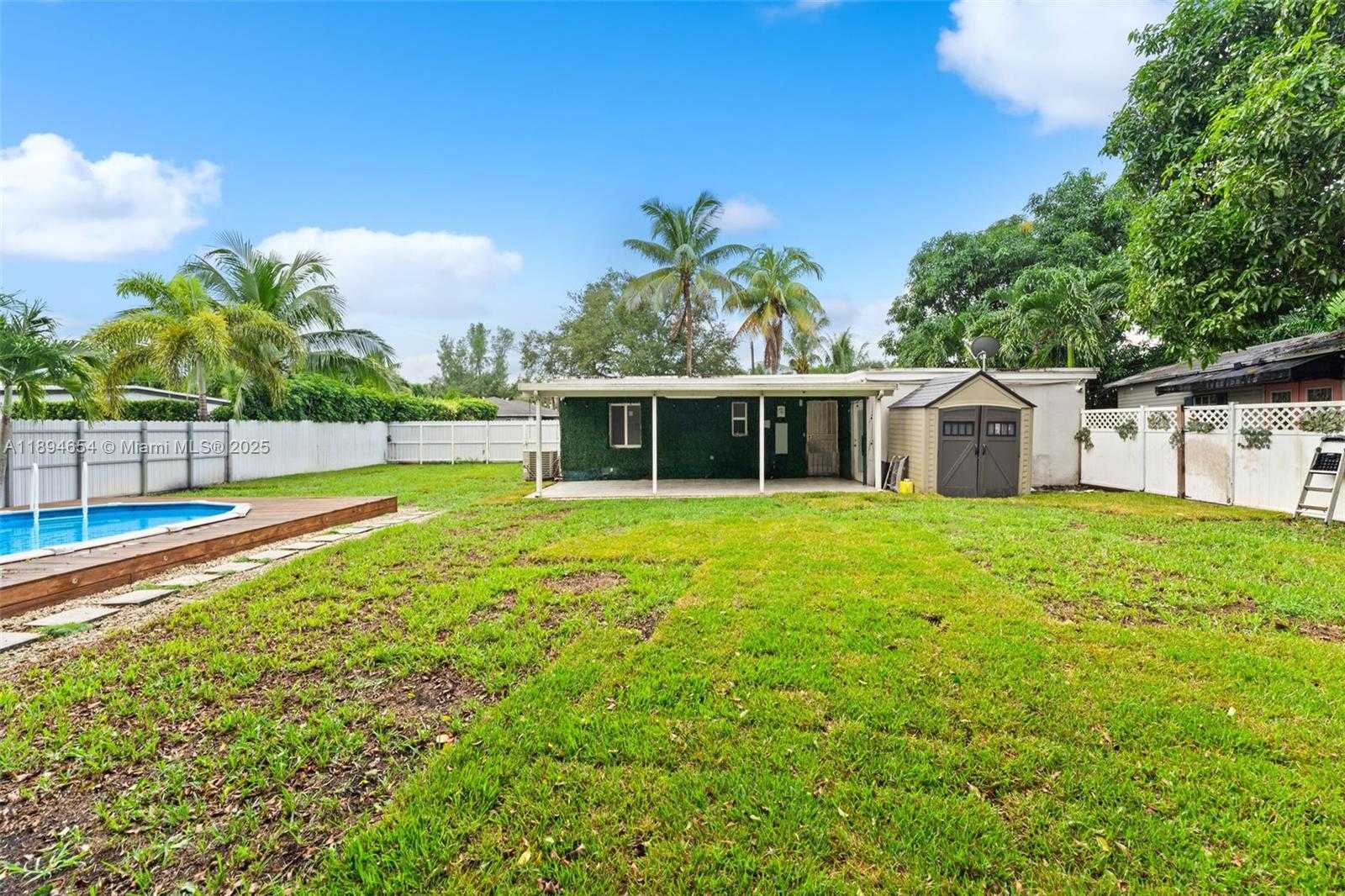 Small Image of 16315 NORTH WEST 24TH AVE, Miami Gardens Number 29