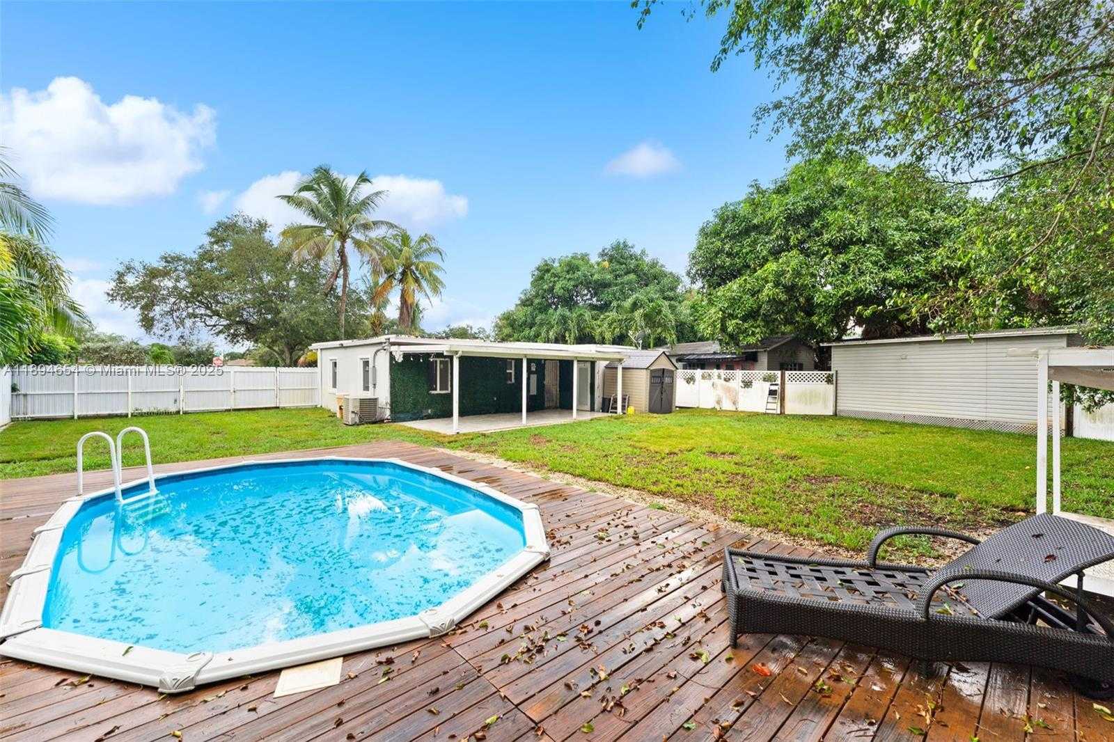 Small Image of 16315 NORTH WEST 24TH AVE, Miami Gardens Number 30