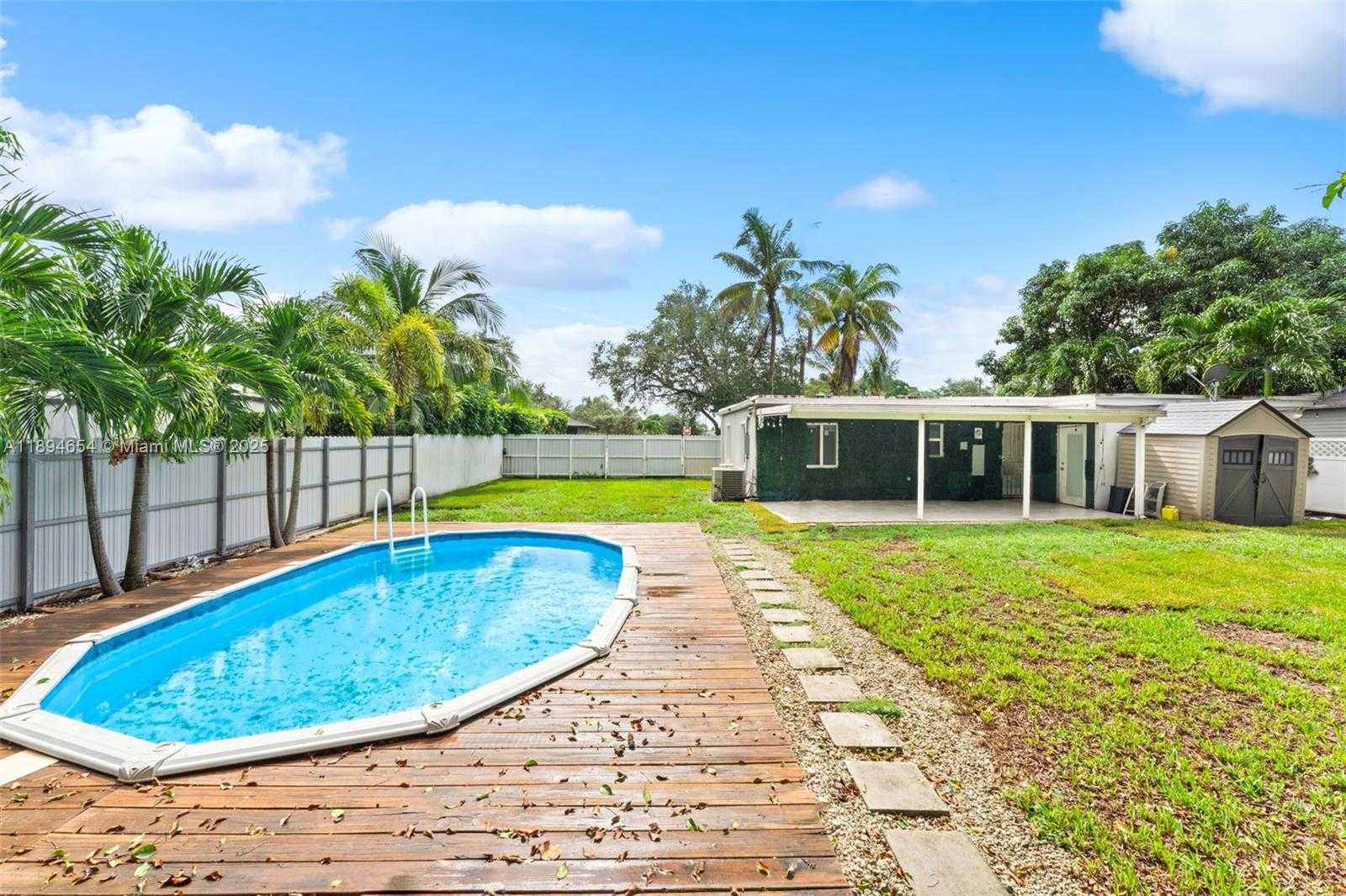 Small Image of 16315 NORTH WEST 24TH AVE, Miami Gardens Number 32