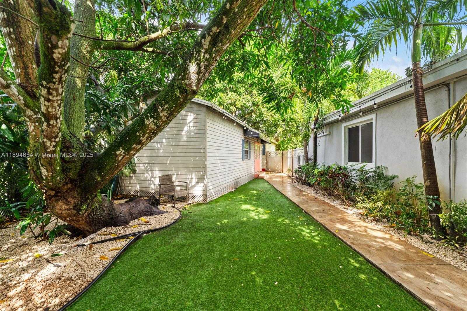 Small Image of 16315 NORTH WEST 24TH AVE, Miami Gardens Number 34