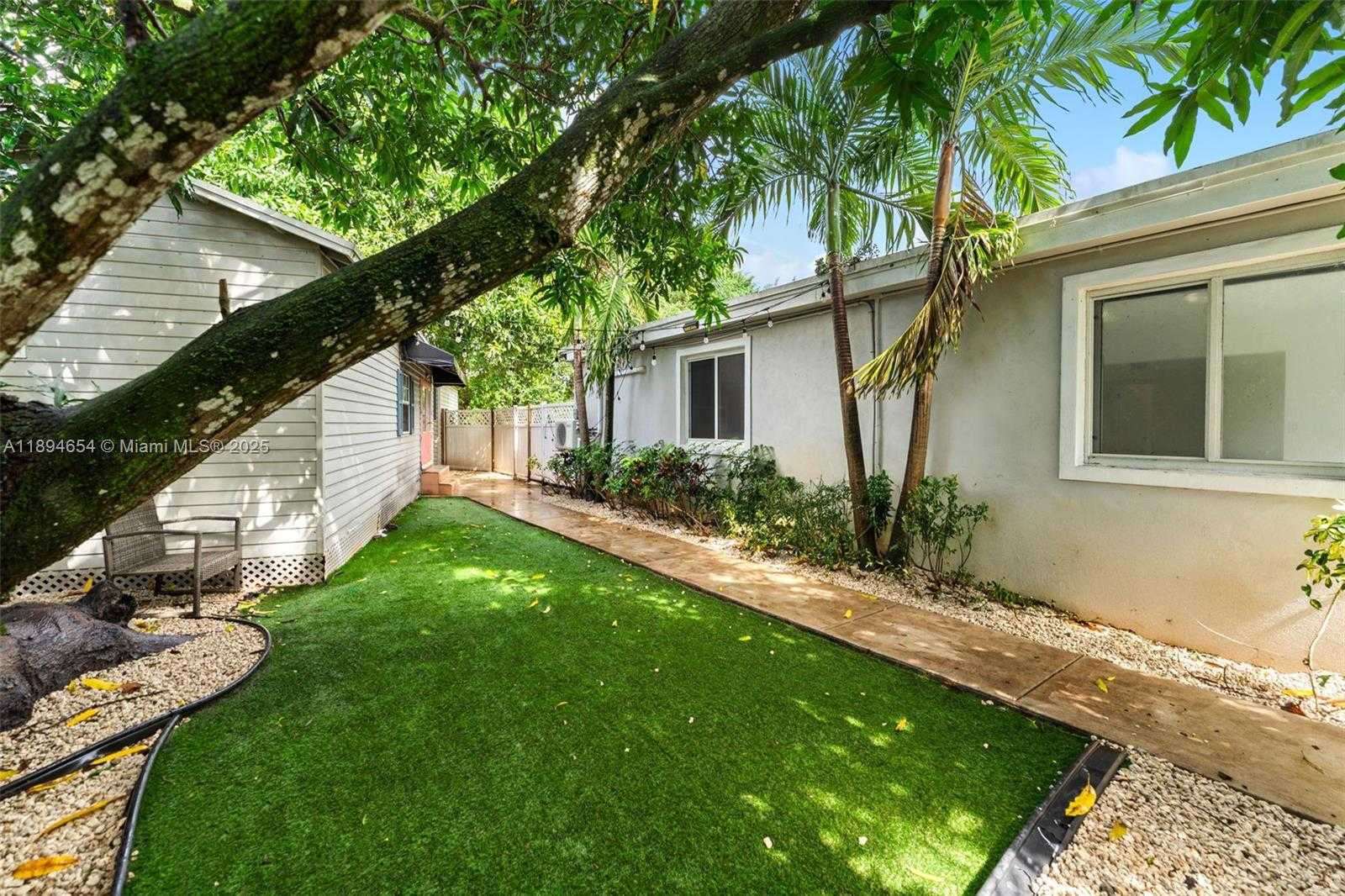 Small Image of 16315 NORTH WEST 24TH AVE, Miami Gardens Number 35
