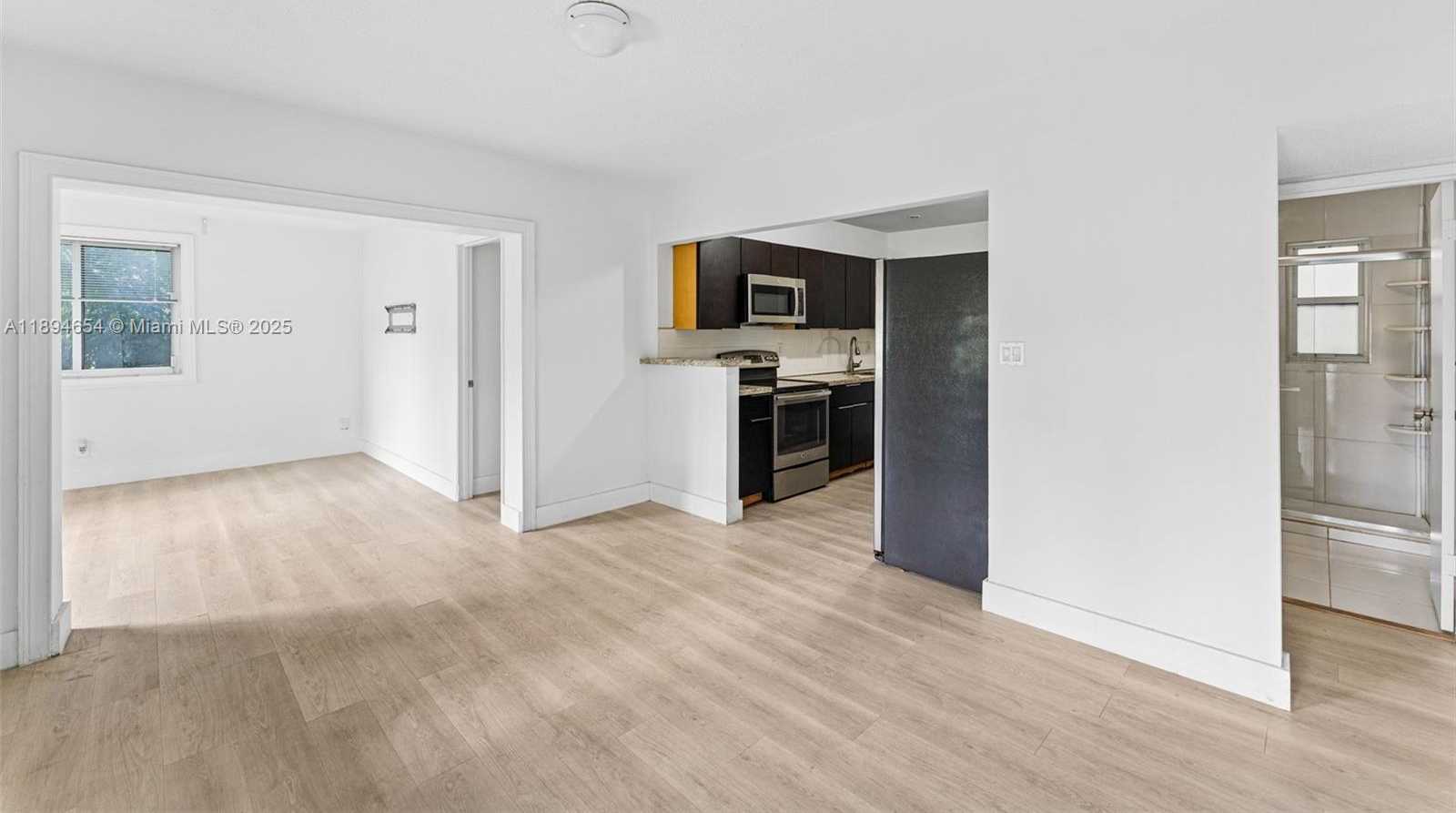 Small Image of 16315 NORTH WEST 24TH AVE, Miami Gardens Number 5