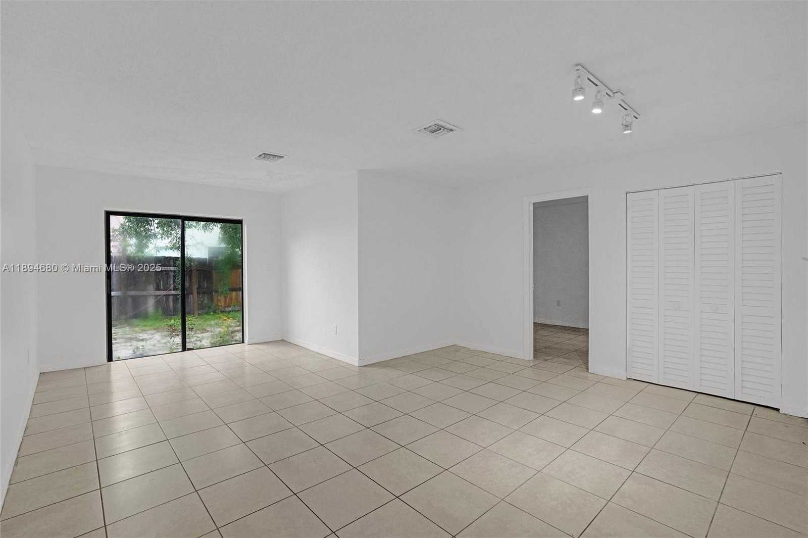 Small Image of 3876 NORTH WEST 207TH ST RD, Miami Gardens Number 10