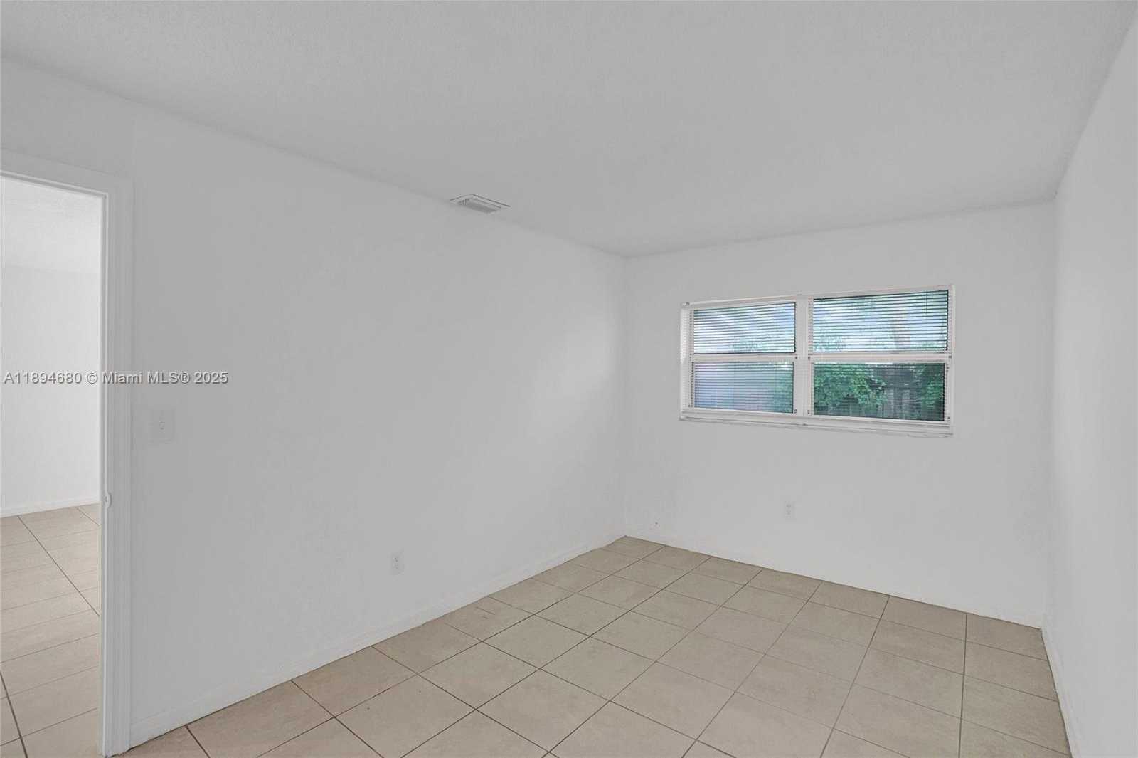 Small Image of 3876 NORTH WEST 207TH ST RD, Miami Gardens Number 15