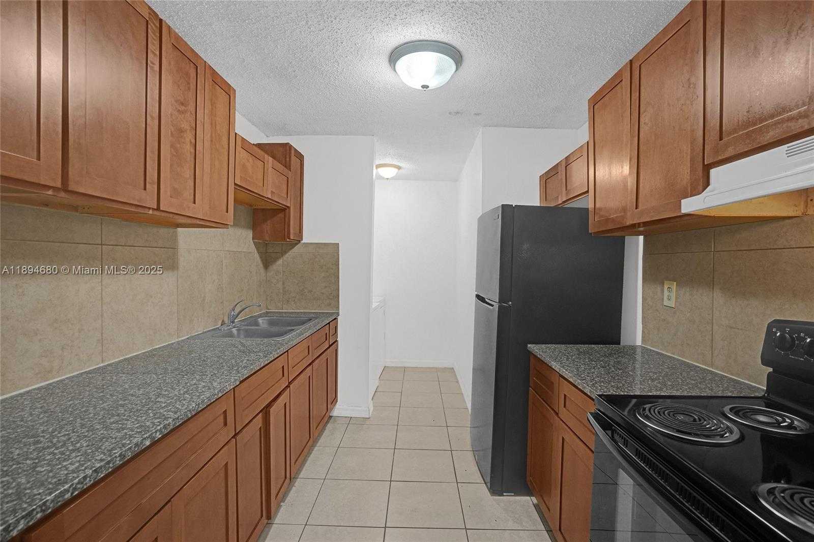 Small Image of 3876 NORTH WEST 207TH ST RD, Miami Gardens Number 2