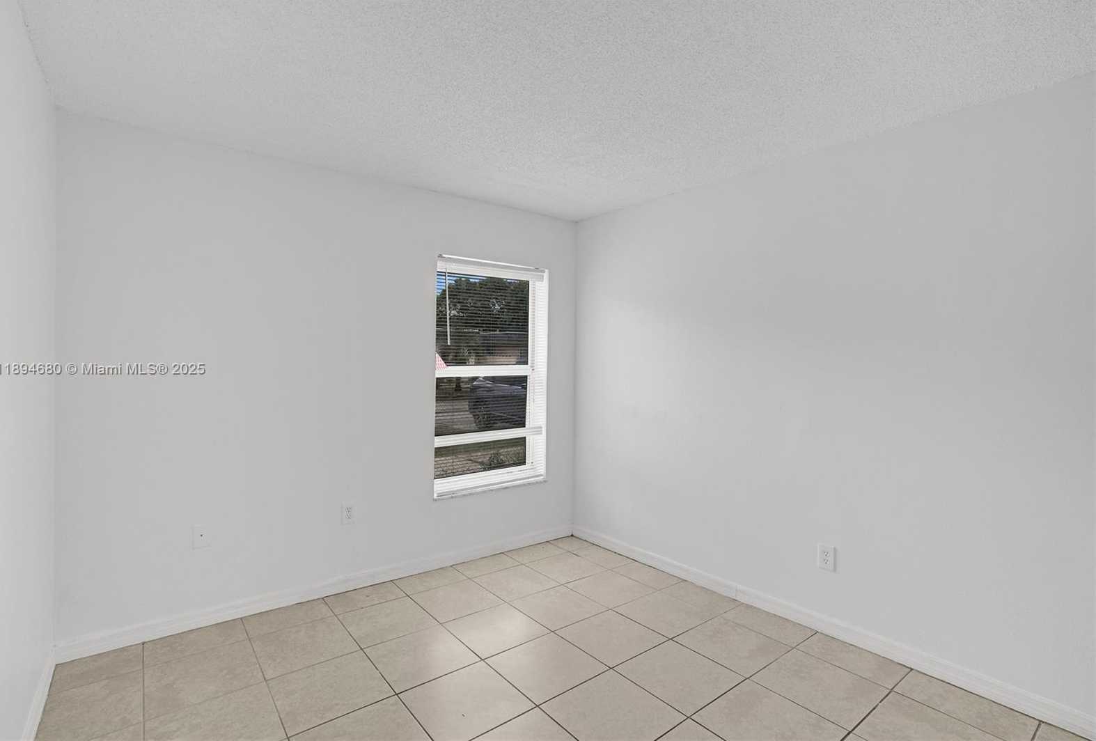 Small Image of 3876 NORTH WEST 207TH ST RD, Miami Gardens Number 25