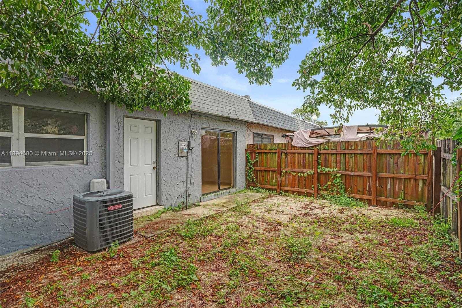 Small Image of 3876 NORTH WEST 207TH ST RD, Miami Gardens Number 32