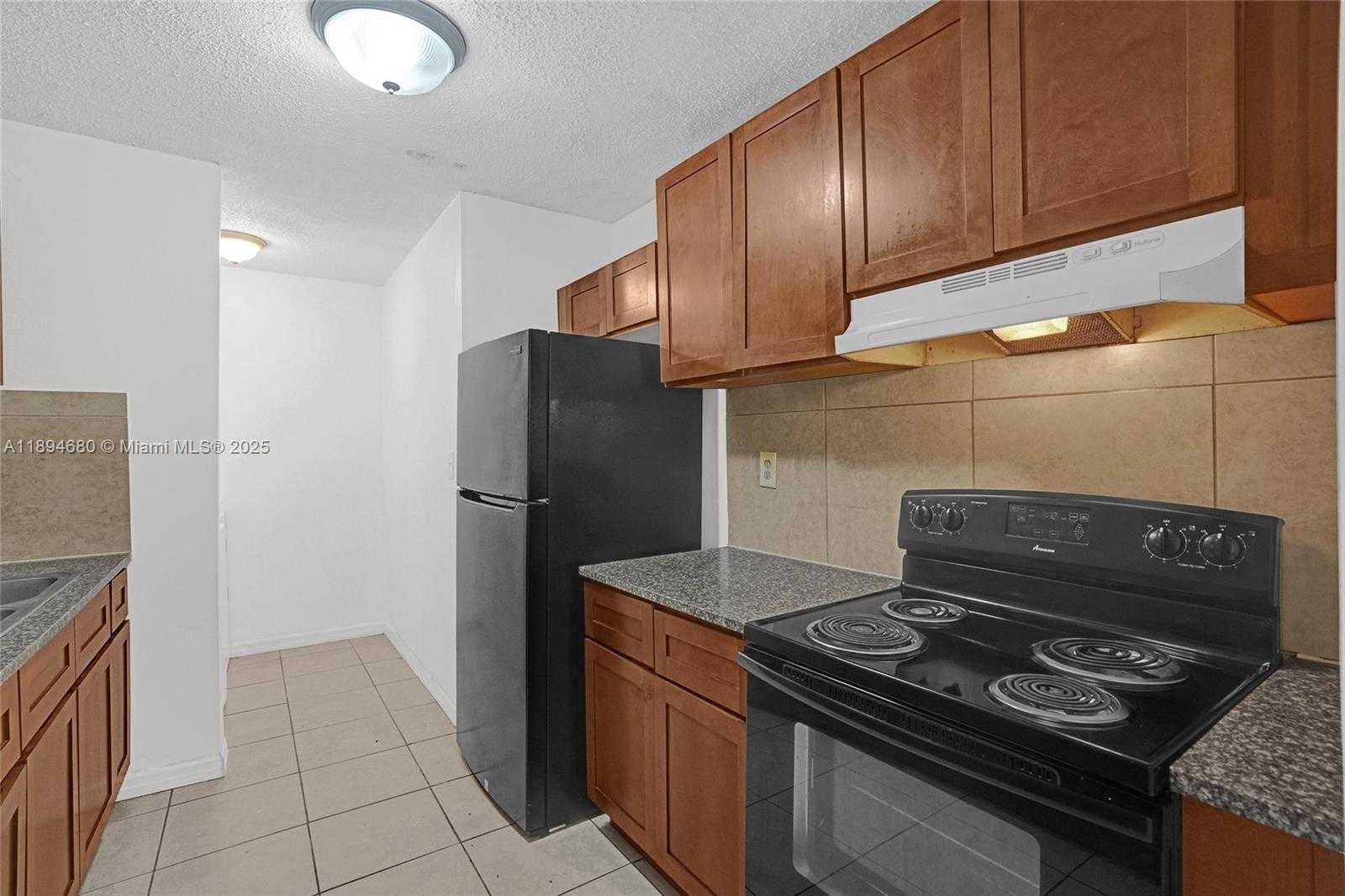 Small Image of 3876 NORTH WEST 207TH ST RD, Miami Gardens Number 4