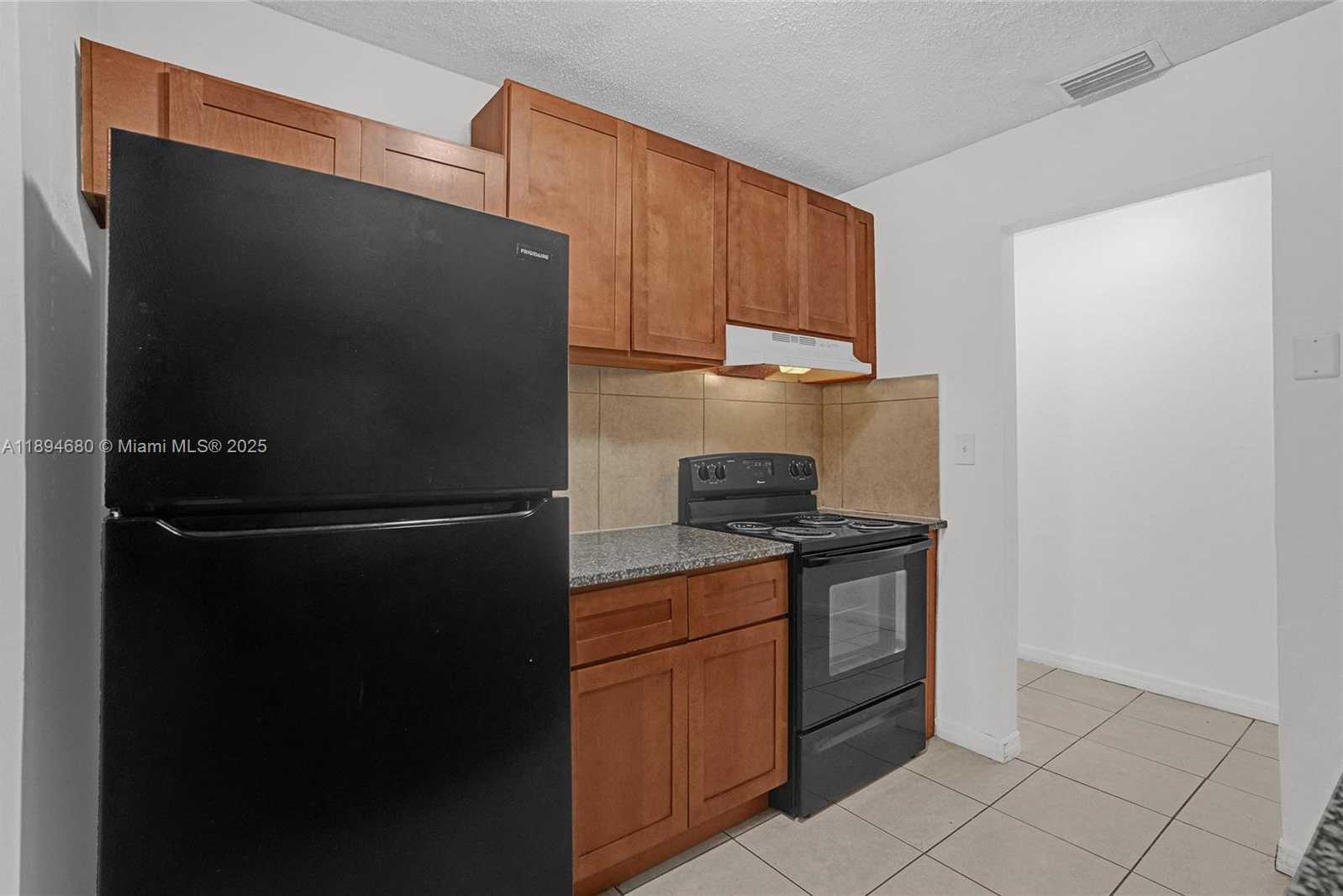 Small Image of 3876 NORTH WEST 207TH ST RD, Miami Gardens Number 7