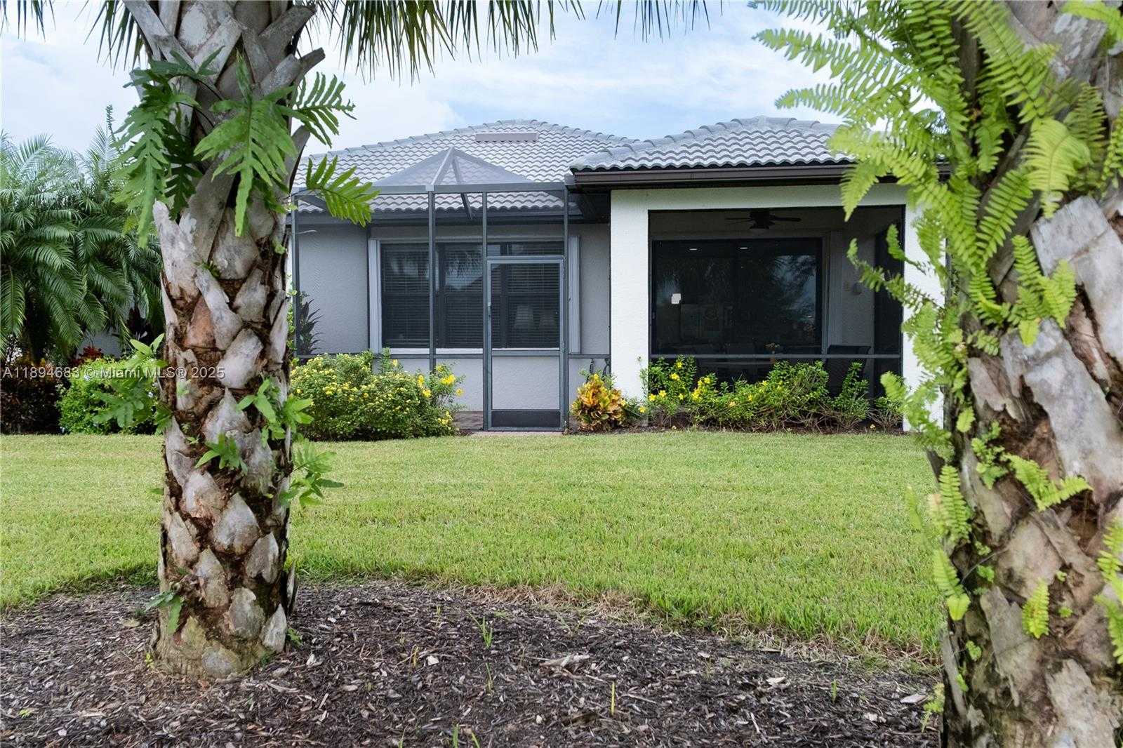 Small Image of 6268 VICTORY DR, Ave Maria Number 29