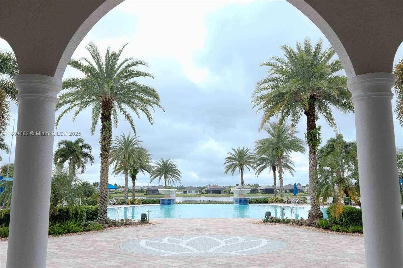 Small Image of 6268 VICTORY DR, Ave Maria Number 33