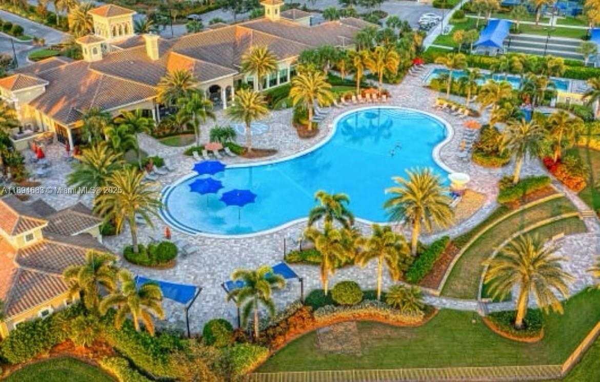 Small Image of 6268 VICTORY DR, Ave Maria Number 41