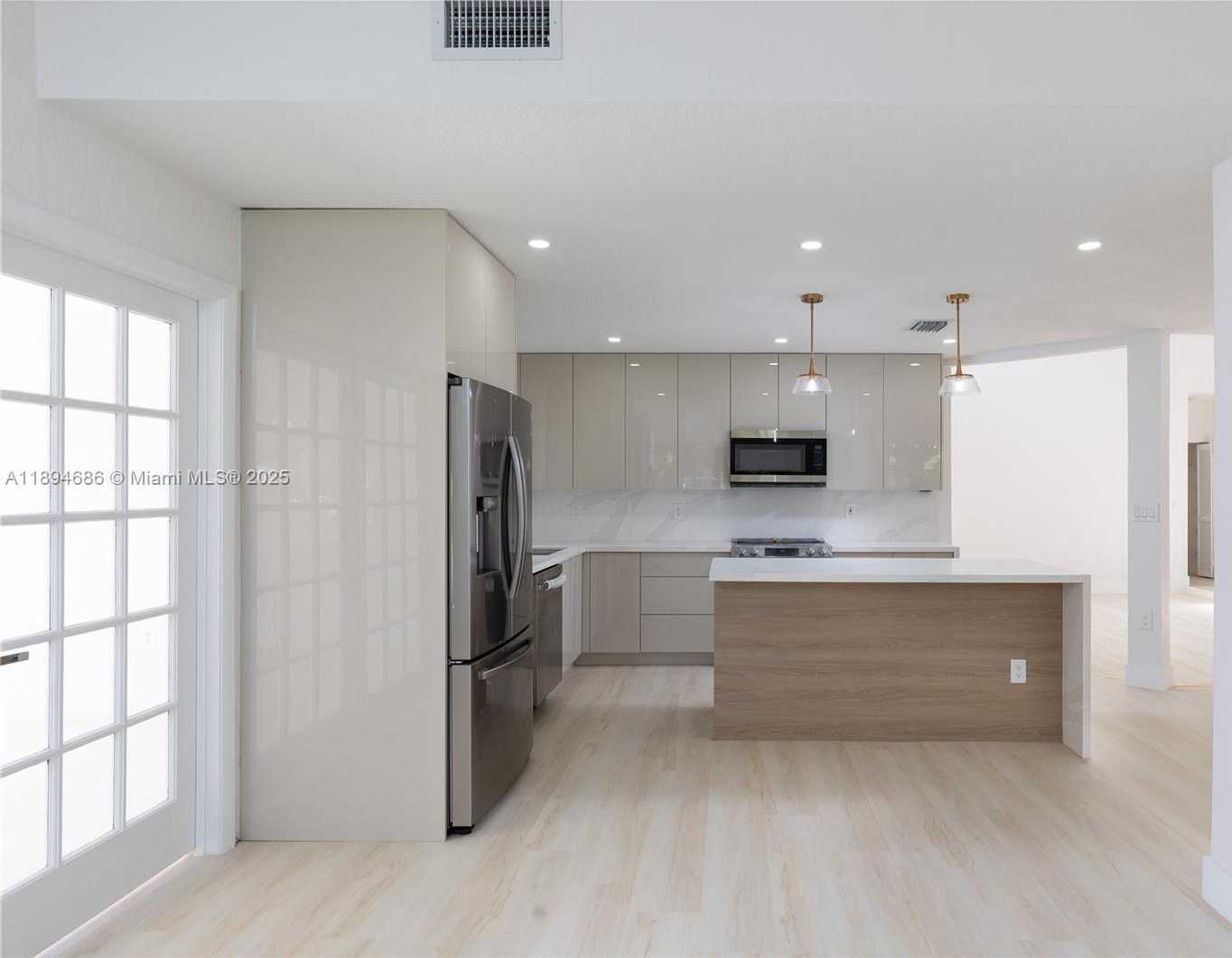 Small Image of 1361 SOUTH WEST 104TH AVE, Pembroke Pines Number 10