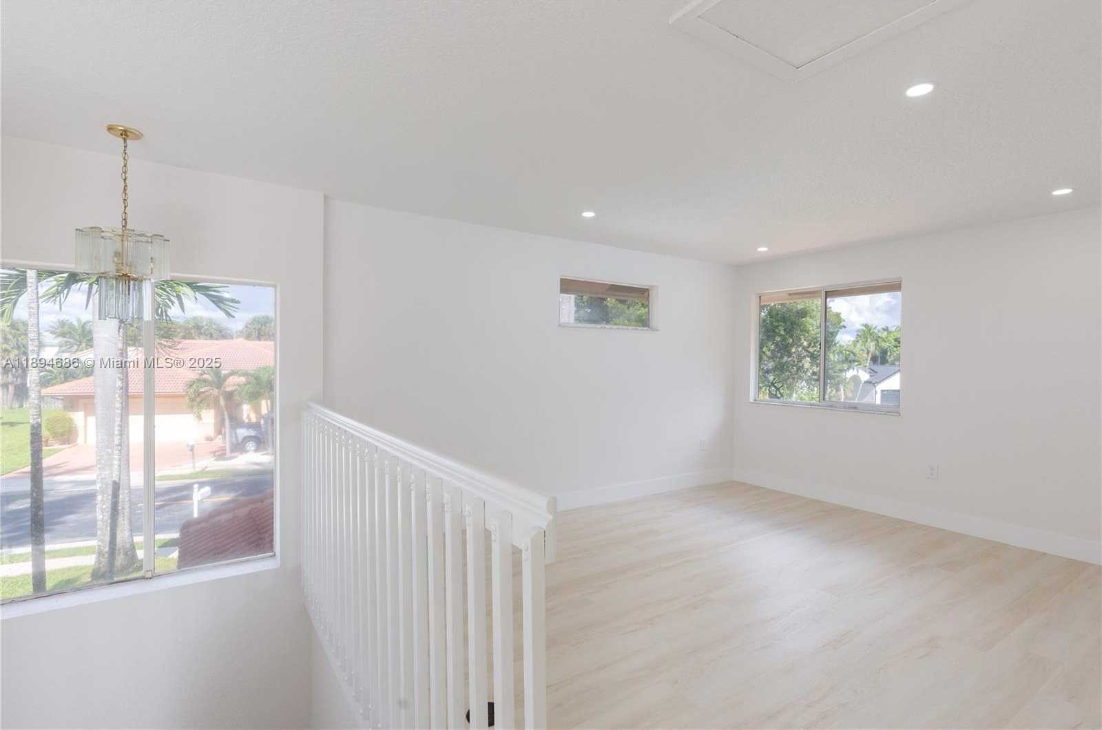 Small Image of 1361 SOUTH WEST 104TH AVE, Pembroke Pines Number 12