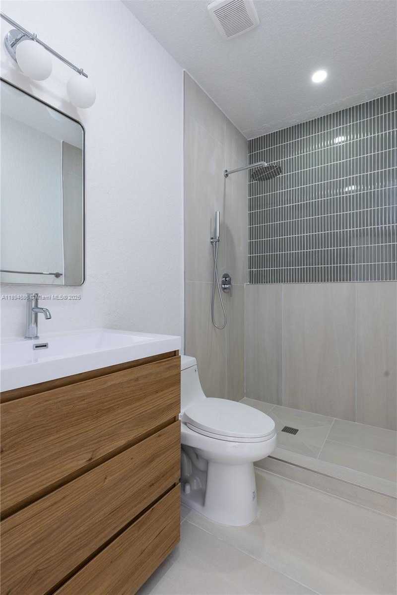 Small Image of 1361 SOUTH WEST 104TH AVE, Pembroke Pines Number 15