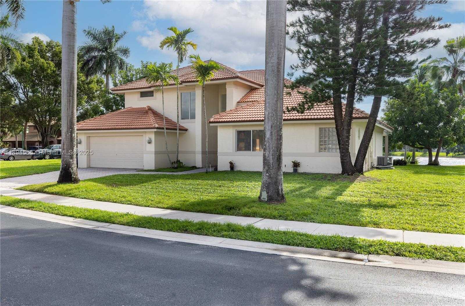 Small Image of 1361 SOUTH WEST 104TH AVE, Pembroke Pines Number 2