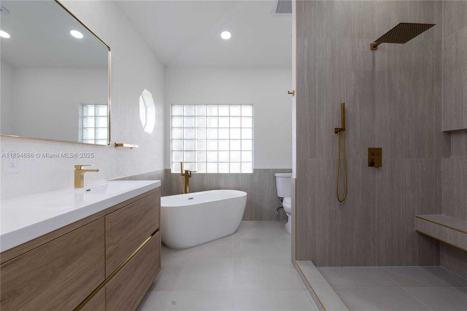 Small Image of 1361 SOUTH WEST 104TH AVE, Pembroke Pines Number 21
